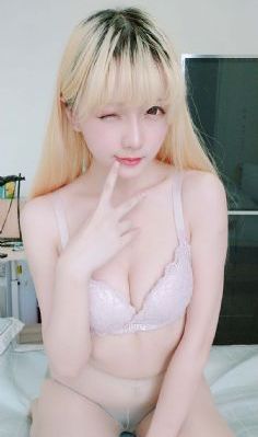 日韩精品成人色噜噜吧_电影未删减版